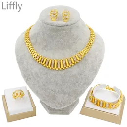 Liffly nya Dubai Gold Jewelry Set för kvinnor indiska smycken afrikansk bröllop brud gåva halsband armband örhängen set hela 2221g