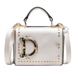 d 22 g Designer Women Bags Rivet Decorated Handbag Fashion Palace Style Shoulder Crossbody bag tote Leather Flap Messenger Bag Ins2151