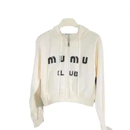 Miumius Designer Knitwear Luxury Fashion For Women Knits Tees Hooded Drop Shoulder Zipper Sticked Cardigan Autumn Chest Jacquard Loose Short