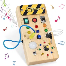 Montessori Busy Board Sensorisches Spielzeug aus Holz mit LED-Lichtschaltersteuerung Reiseaktivitäten Kinderspiele für 24 Jahre alt 240223