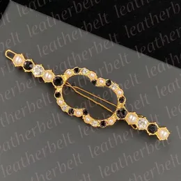 Luxury Pearl Barrettes Gold Metal Letter Hair Clips Shiny Designer Rhinestone Hairpin Women Girl Party Barrette Fashion Hair Accessories
