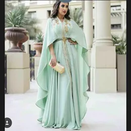 2019 Mint Green Caftan Evening Dresses Long Sleeve Gold Appliques Embroidery Zipper Kaftan Prom Gowns Arabic Abaya Plus Size Forma295M
