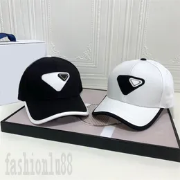 Broderi baseball hatt kvinnor brev designers hatt för män coola sommarsol nyanser gorra mode hiphop klassisk stil svart monterad mössa triangulär pj083 e4