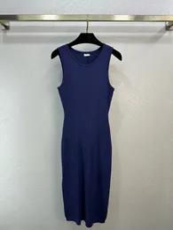Высококачественная оригинальная трикотажная длинная юбка без рукавов из последней коллекции ранней весны с вышитым логотипом