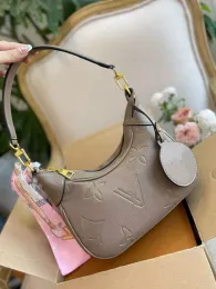 2024 Högkvalitativa designerväskor Bagatelle axelväskor handväskor underarm Stray Hobo Bag präglad Crossbody Bag Women Purses M46112