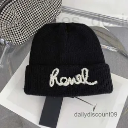 Ball Caps Designer cha nel Beanie/skull Fashionable Brand Double Letter Pineapple Stripe Embroidery Luxury Unisex Winter Black White Wool Hats Keep Warm Hat