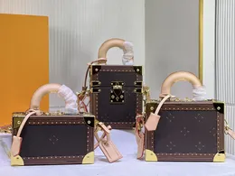 مصمم Petite Malle Mini Hard Box Box Vertical Luggage Bag Retro Handbag Condouts Crossbodys Bag Beach Beach Camera Box Wallet Dhgate Menengers Men's