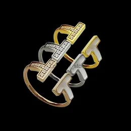 Anelli per coppie Anello di design di marca Moda Conchiglia madre Cristallo di lusso a singola e doppia fila Regalo di diamanti H24227
