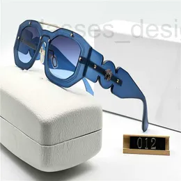 مصمم نظارات شمسية للنساء والرجال نموذج أزياء نظارات Hyperlight UV 400 عرض حماية PC PC الإطار في الهواء الطلق تصميم 012 O95V