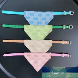 Designer de toalha de saliva do animal de estimação cão moda marca triangular pasta ajustável cachecol grande médio e pequeno cães gato babador