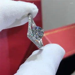 Pierścienie klastra Geoki 925 Sterling Srebrny Perfect Cut 1 Ct Poszedł Test diamentów D Color VVS1 MOISSANITE Pierścień koron