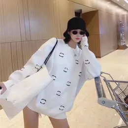 Maglione di marca di tendenza della moda da donna di design versione alta, canale superiore dimagrante sciolto