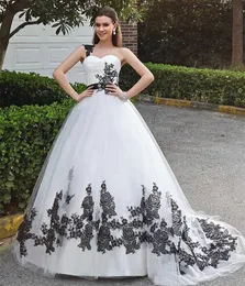 2024 Black And White Wedding Dress Lace Appliques One Shoulder Long Tulle Bridal Gowns Court Train Vintage New Gothic Vestido De Novia