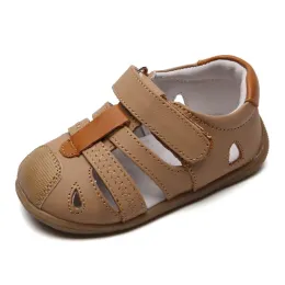 Açık yaz çocukları spor sandalet yüksek kaliteli orijinal deri erkek ayakkabıları kapalı ayak parmağı bebek yürümeye başlayan ayakkabılar erkek plaj sandaletleri