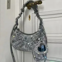 Diamante väskor halv amonth väskor halvmåne armhåla handväska kvinnor crossbody handväskor mjuk ko läder axel rem rhinestone quality287k