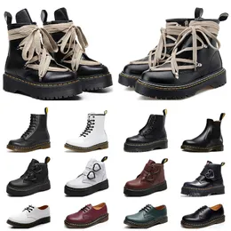 2024 Martins Damen-Designerstiefel, Martin-Herren-Luxus-Sneaker, dreifach schwarz, weiß, klassische knöchellange Stiefeletten, Outdoor-Warmtrainer