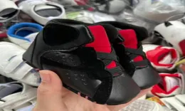 Baby Shoes First Walkers 018 månader barn designer sko nyfödda flickor pojkar småbarn spädbarn sneakers2954381