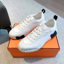 Olika stilar studsande sneakers skor för män teknisk duk mocka get getskinn sport ljus ensamma tränare Italien varumärken mens casual promenad eu38-46 låda