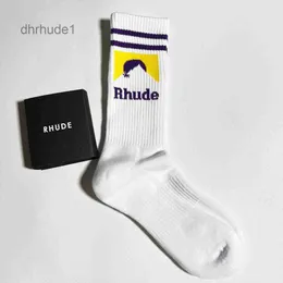 Rhude Cotton Sock Men Women Sock Designer Luxury High Quality Pure Knit Comfort Brand Representativ deodorisering Absorb Sweat Let In Air Strumpor Fashion B BRJD