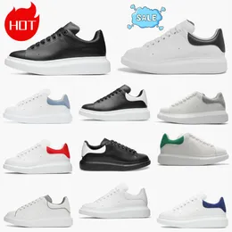 Designers Oversizeds Leather Suede Casual Sports Shoes Trainers Mens Women Triple White Black Grey Tennis Velvet Espadrilles Luxury Rubbers Sole Jogging Sneakers