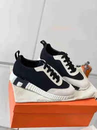 Perfekt studsande sneakers skor för män teknisk duk mocka getskinn sport ljus ensamma tränare Italien varumärken mens casual promenad eu38-46 låda