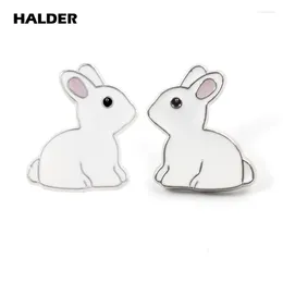 Brooches HALDER Cartoon Little White Ternip Carrot Fashion Jewelry Sitting Pins Cute Animal Lapel Badge Accessory