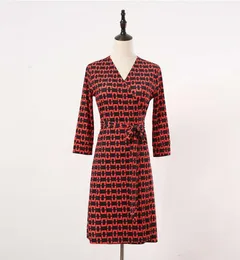 2021 designer fashion PG DVF summer women039s same red chain print short collarless wrap around dress for women8324248