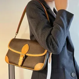 مصمم أكياس الكتف حقيبة سهرة للنساء كروس قابض الأكياس الجلدية سلسلة Ivy Lady Messenger Bag Bag Phone Fashion Satchel Nano Bag Bag حقيبة يد