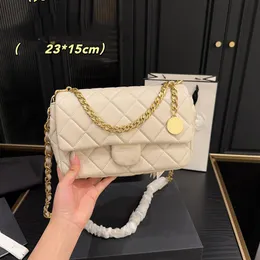 Kadın klasik mini flep kare kapitone, madeni para kolye altın bilezik zinciri sapı ghw crossbody omuz çanta döndürürken kilit açık hava sakoche 23x15cm