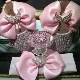 야외 인형 핑크 리본 빛나는 진주 다이아몬드 여자 아기 신발 젖꼭지 헤드 밴드 기념품 결혼 선물 신생 생일 대회