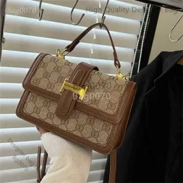 DHgate.com:2023 Designer Net Bag, Popular Fashion Small