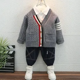 Childrens Sweater Coat Spring and Autumn Boys Handsome V-Neck Outer Sweater Childrens Baby Knitted Cardigan 240223