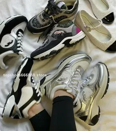 2024 Yürüyüş Botları Kadın Paris Designer Runner Chunky Ayakkabı Kalın Sole Feet Met Borçlu Lüks Marka Ayakkabı Track Baba Ayakkabı Kadın Spor Ayakkabıları Chanes