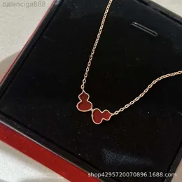 デザイナーQeelin Jewelry HighバージョンダブルゴウドFritillariaネックレスRed Agate Jade Marrow 18K Chinese Style Womens Light Luxury Collar Chain New Pendant