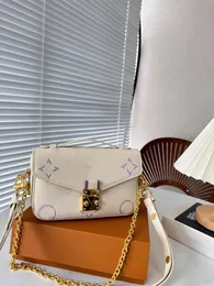 Luksusowy projektantka 24SS Seria Droga Milky Nowa torba Messenger Wamna torba na ramię w torbie łańcuchowa torebka torebka crossbody crossbody torba solidna makijaż torba portfel 22 cm