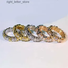 Ringe Europa Amerika Modestil Dame Frauen Messing graviert T Buchstabe 18 Karat vergoldet Sechzehn Stein Diamanten Ring Ringe Größe US6-US9292O 240229