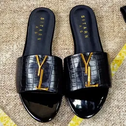 Designer Summer Crocodile Sandals Platform Schede di punta di punta rotonda in moda