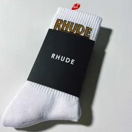 Rhude Sock Männer Designer -Socken Frauen hochwertiger reines Baumwollkomfort Deodorisierung aufnehmen Schweiß lassen Sie Luftstrümpfe Mode beliebte schwarze Sportsocke 05AY