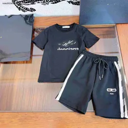 Nowe dresy dla niemowląt przednie i tylne logo drukowanie dla dzieci Designer Ubrania Rozmiar 110-160 cm dziecięcy koszulka i szorty 24feb20