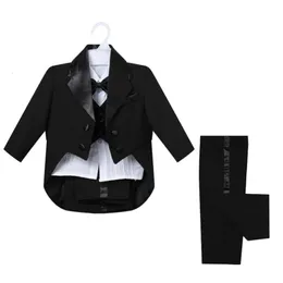 Fashion Classic Little Boy Tuxedo/Wedding Party Baby Boy Suits/Baby Boys Beige 5-Piece Set Set Black/White Children kläder 240226