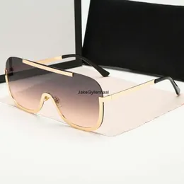 Lyxdesigner solglasögon av kvinnor och glasögontillbehör 8811 Metal Summer utomhus mode stil strandglasögon sport flygande män solglasögon 24