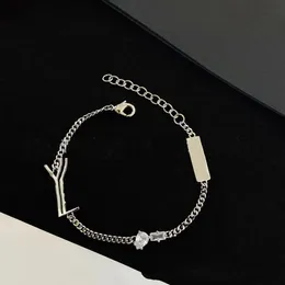 Bracciale di design, bracciale di lusso, bracciale di temperamento, versatile, leggero, braccialetto di lusso con diamanti, braccialetto, fidanzata, gioielli, personalità semplice