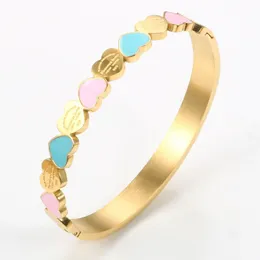 Bonito amor coração chapeamento de ouro staiess aço sorte manguito pulseiras feminino meninas festa de casamento charme pulseiras jóias gift241a