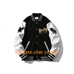 Jaqueta bomber masculina Jaqueta de beisebol Jaqueta de vôo com letras reunidas e design bordado na moda combinando jaqueta de lã de couro sintético jaqueta camuflada tamanho asiático b12