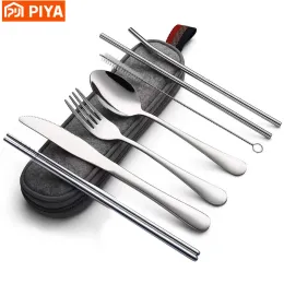 Set di utensili riutilizzabili da viaggio in acciaio inossidabile Set di forchette per cucchiai da campeggio con custodia di bacchette e posate di paglia Set di posate portatili