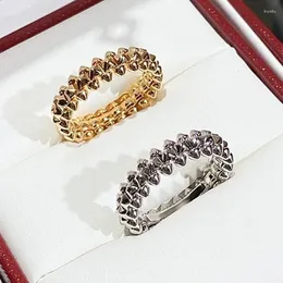 حلقات حلقات الفرقة Rings Cluster 2024 بيع 925 الجنيه الاسترليني الفضي Rivet Ring النساء والرجال الأزواج الأزياء