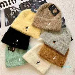 Beanie/Skull Caps العلامة التجارية Mink Fleece Beanie Hat Hat Winter Sproidery Brand Plush Hat Candy Colors Designer Hat Temale Female