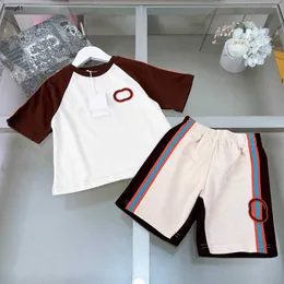 Markenbaby-Trainingsanzüge, Sommer-Freizeitanzug für Kinder, Designerkleidung, Größe 90–160 cm, Spleißdesign, Kinder-T-Shirt und Shorts, 24. Februar 2020