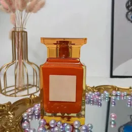 عطر سيدة كلاسيكي عطر محايد EDP Peach Color Woody and Tupic