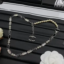 Kupfer Anhänger Halskette Kette Mode Frauen versilbert Hi-Q Perle Kristall Luxus Designer Doppelbuchstaben Halsketten Choker Anhänger Hochzeit Schmuck Liebesgeschenke